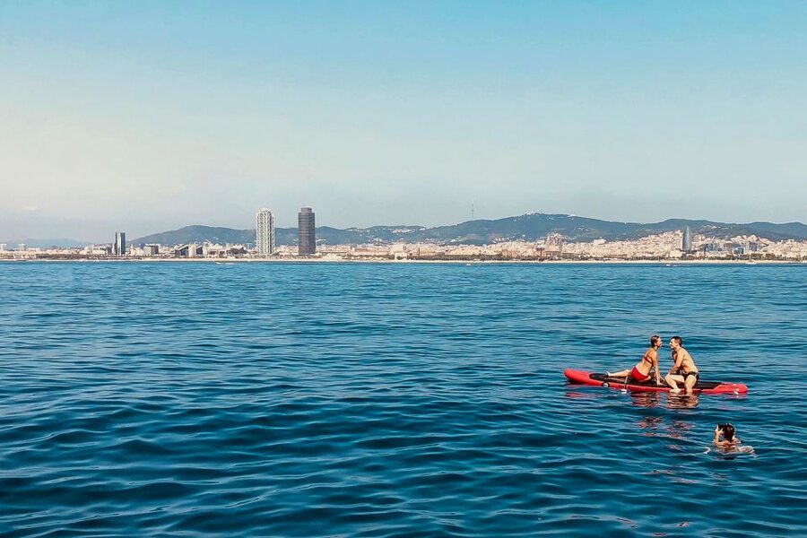 Barcelona: Coastline Boat Trip with Snacks and Cava - Practical details that affect your decision