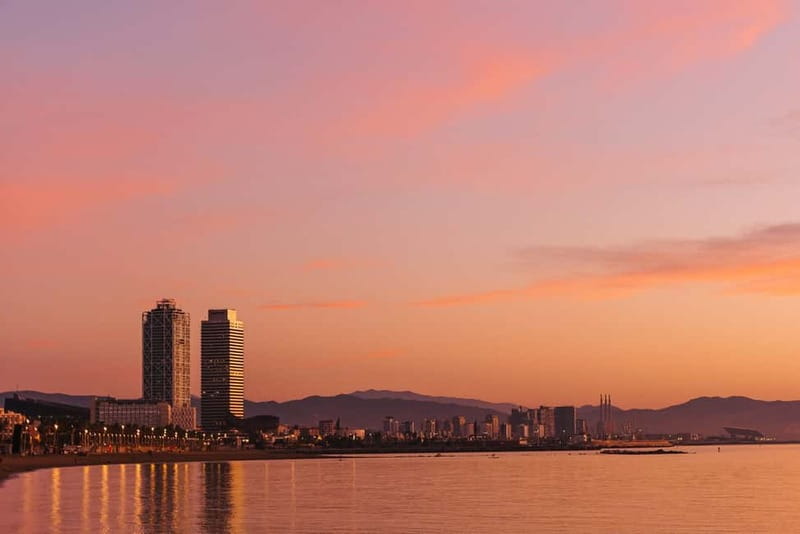 Barcelona: Daytime or Sunset Cruise with Drinks - Port Vell and the changing harbor view