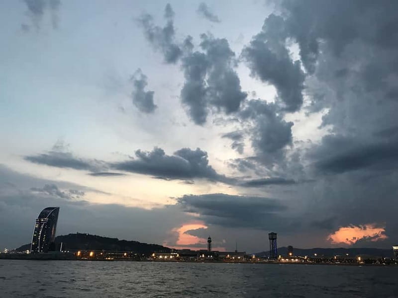 Barcelona: Daytime or Sunset Cruise with Drinks - Friendly crew and useful help on board