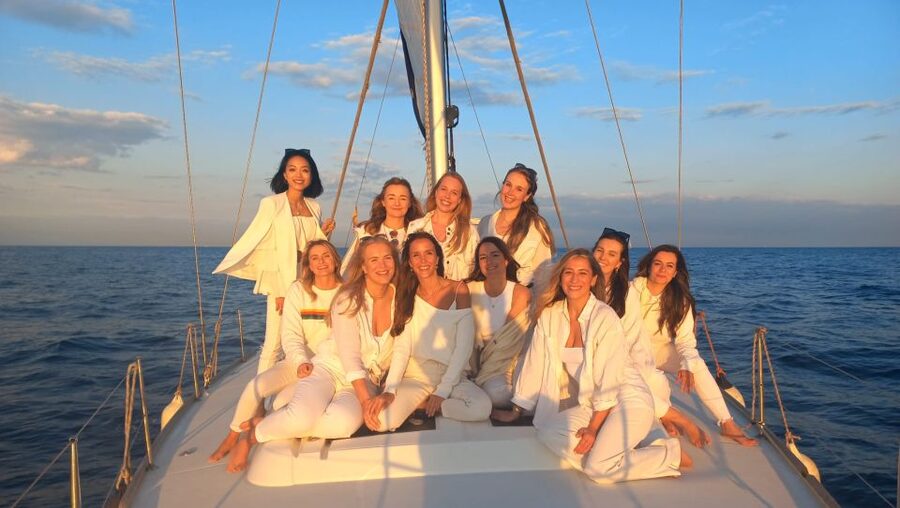 Barcelona: Luxury Private Yacht Daytime Cruise - Seeing Barceloneta, the W Hotel, and the Olympic Towers