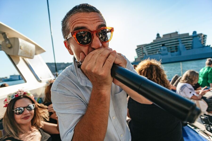 Barcelona: Sunset Catamaran Cruise with Live Music - Live jazz, saxophone, guitar, and the onboard mood