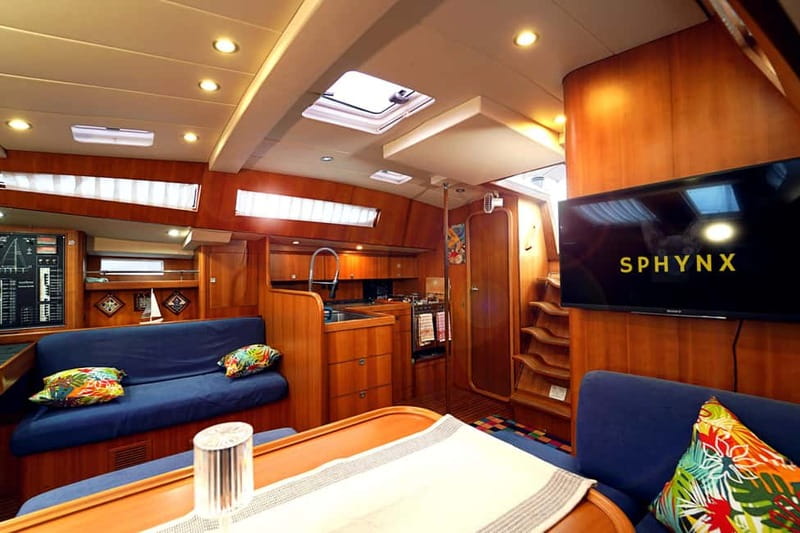 Barcelona: Sunset or Afternoon Yacht Cruise with Drinks - Choosing afternoon light or a Barcelona sunset