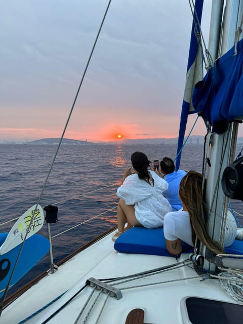 Barcelona: Sunset Sailboat Cruise with Drinks and Snacks - Sunset timing changes the whole experience