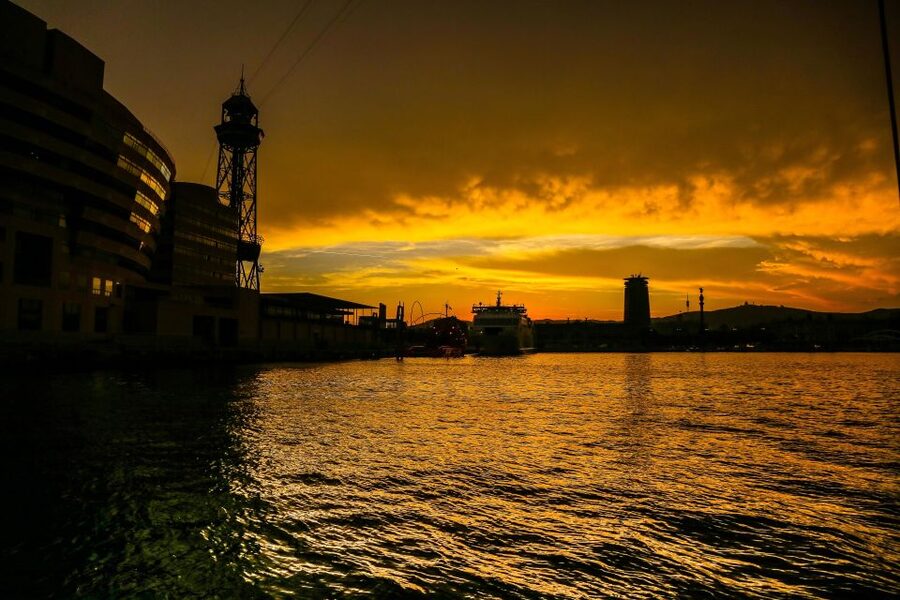 Barcelona: Unique Sunset Sailing Tour with Tapas & Open Bar - The skipper shapes the evening