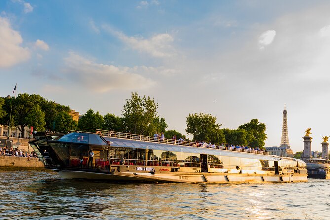 Bateaux Mouches Dinner Cruise on the Seine River in Paris - Paris by night from the Seine