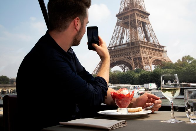 Bateaux Parisiens Seine River Gourmet Lunch & Sightseeing Cruise - Hôtel de Ville and the Statue of Liberty