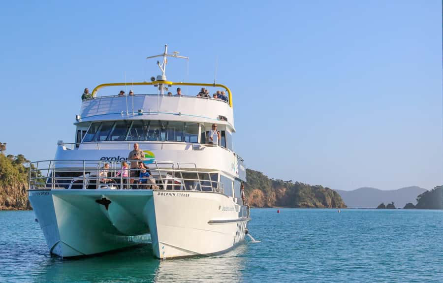 Bay of Islands: Discover the Bay Cruise with Island Lunch - Boat comfort, views, and seating