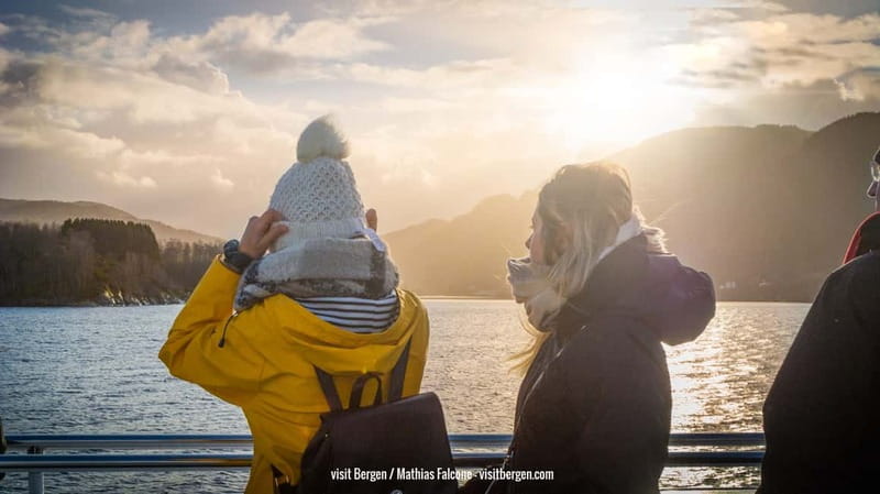 Bergen: Mostraumen Fjord Cruise - with Local Tour Guides - Leaving Strandkaien and passing Bryggen