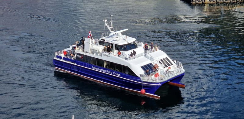 Bergen: Mostraumen Fjord Cruise - with Local Tour Guides - Entering the 27-kilometer Osterfjord