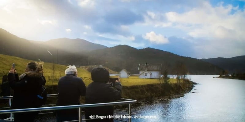 Bergen: Mostraumen Fjord Cruise - with Local Tour Guides - The narrow passage at Mostraumen