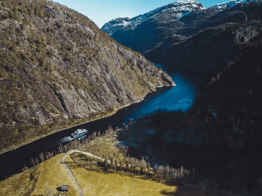 Bergen: Mostraumen Fjord Cruise - with Local Tour Guides - How much commentary should you expect?