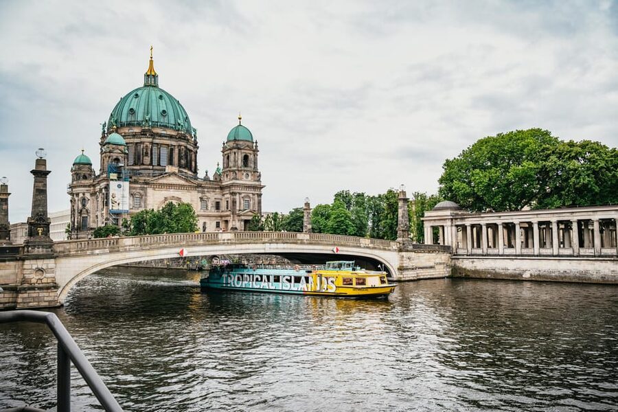 Berlin: 1-Hour City Sightseeing Cruise - Key points to know before boarding