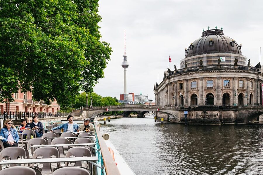 Berlin: 1-Hour City Sightseeing Cruise - Why a Spree cruise works so well in central Berlin