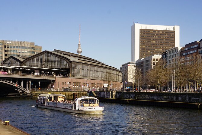 Berlin: 1-hr Boat Tour with Bilingual Live Guide (DE/EN) - Finding the Reederei Hadynski pier