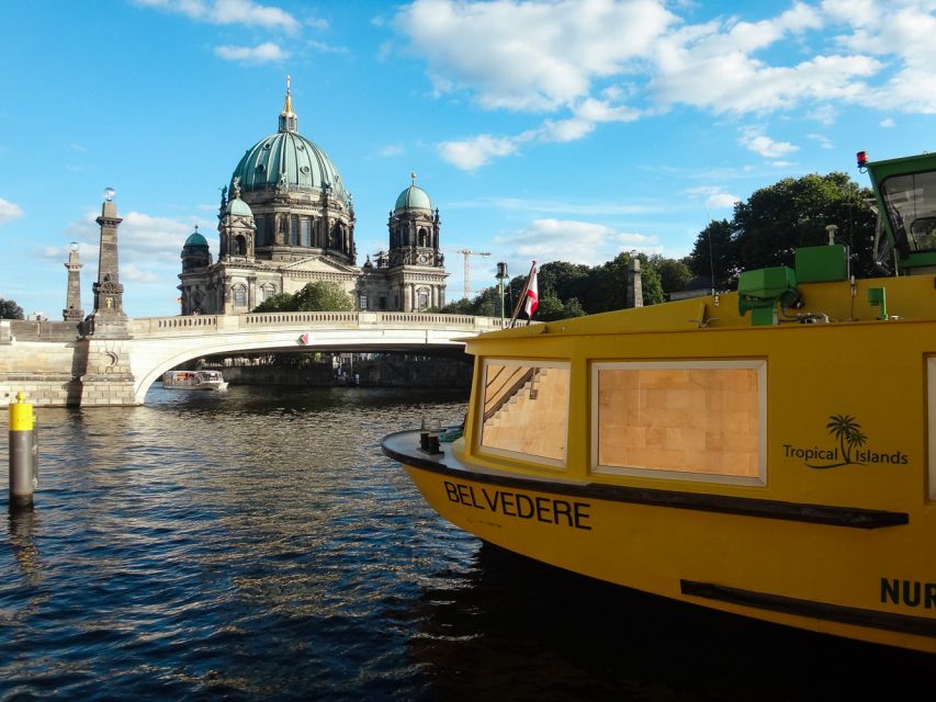 Berlin: 2.5-Hour East Side Boat Cruise with Commentary - A boat tour that explains Berlin’s changing face