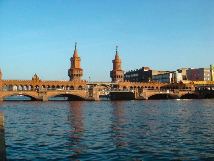 Berlin: 2.5-Hour East Side Boat Cruise with Commentary - Mühlendamm Lock and the origins of Berlin