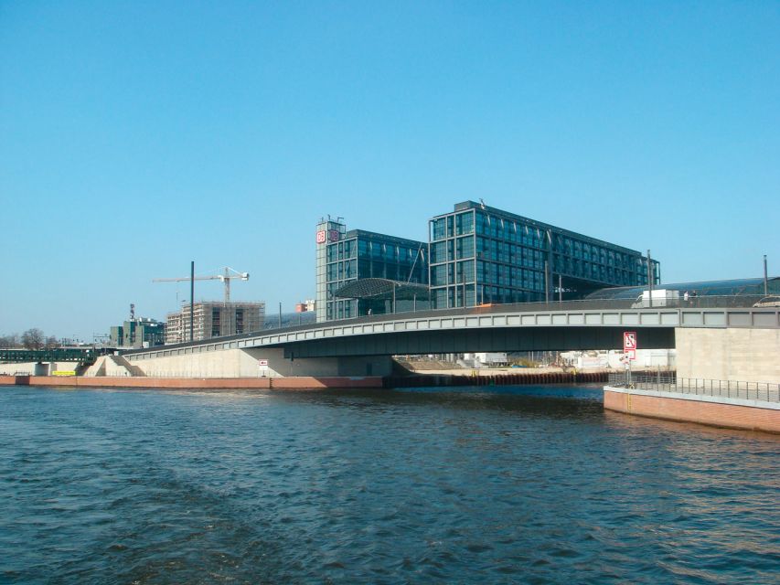 Berlin: 2.5-Hour East Side Boat Cruise with Commentary - From Berlin Cathedral to the Humboldt Forum