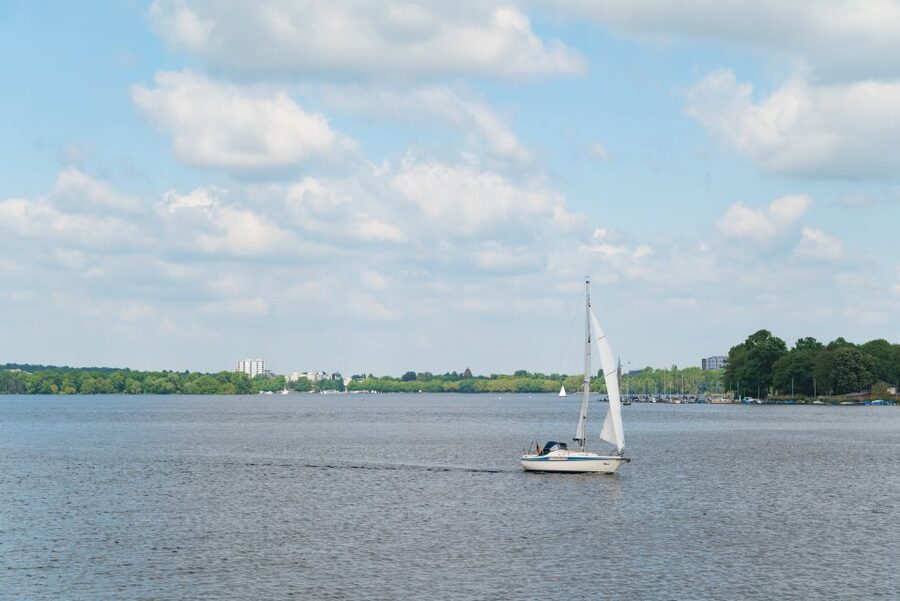 Berlin: 2-Hour Lake Oberhavel Cruise from Tegel - Villa Borsig and the approach to Konradshöhe