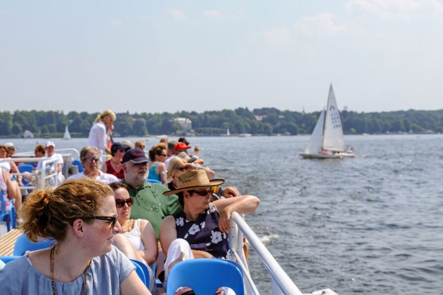 Berlin: 3-Hour World Heritage Cruise to Potsdam - Who should book this cruise?