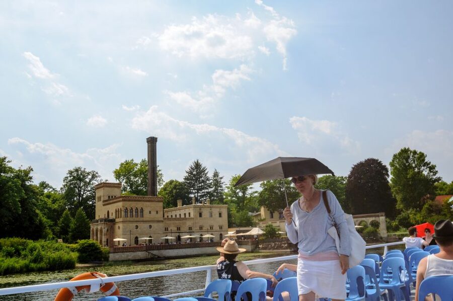 Berlin: 3-Hour World Heritage Cruise to Potsdam - What you can eat and drink onboard