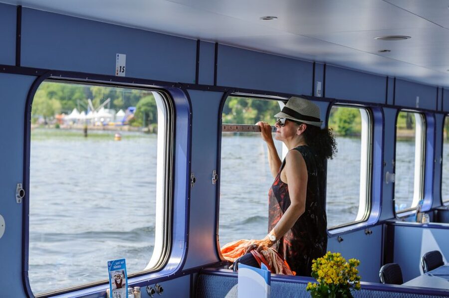 Berlin: 3-Hour World Heritage Cruise to Potsdam - Getting to Bridge A at Wannsee