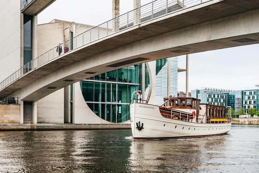 Berlin: Boat Sightseeing Tour on Electric Motor Yacht - The Reichstag, Futurium, and government district