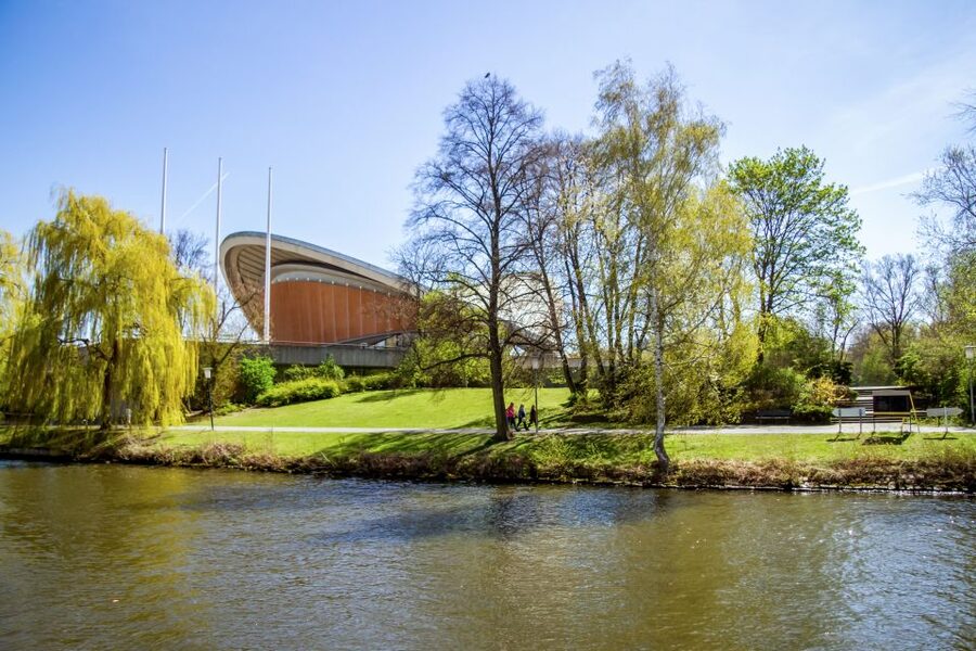 Berlin: Boat Tour Along the River Spree - Canals, ministry buildings, and industrial Berlin