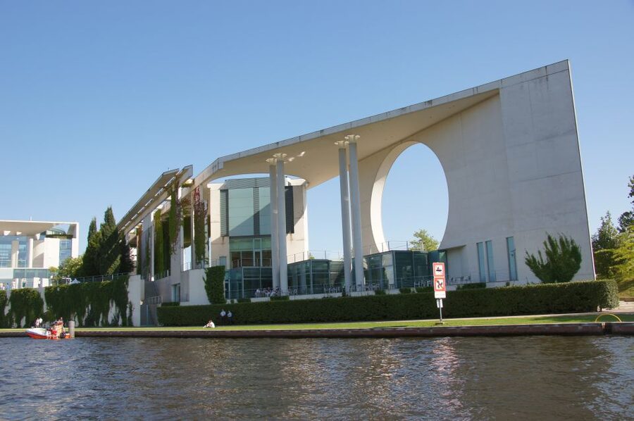 Berlin: Dinner Cruise on the Spree with Prosecco - Why the Spree makes a good dinner setting