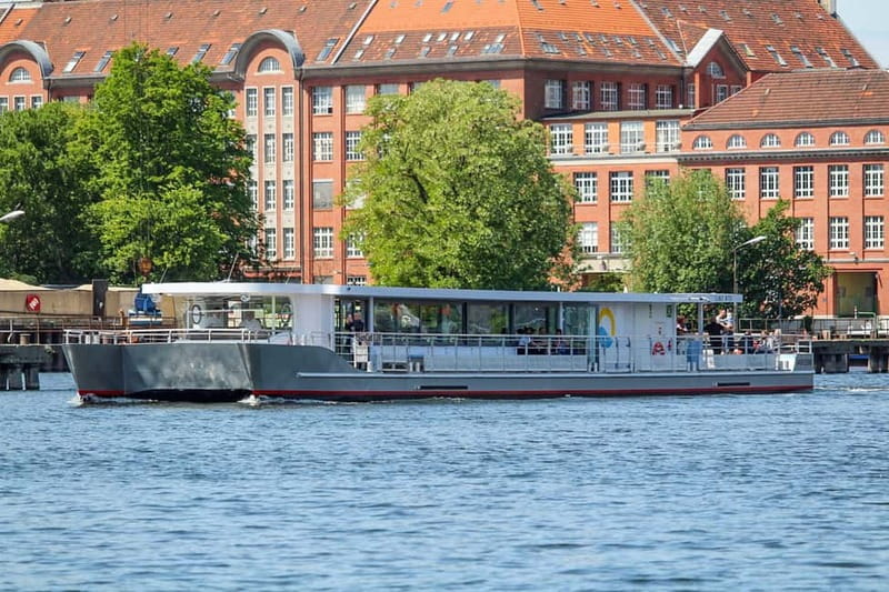 Berlin: East Side Gallery Spree Cruise in a Solar Catamaran - East Side Gallery from the river