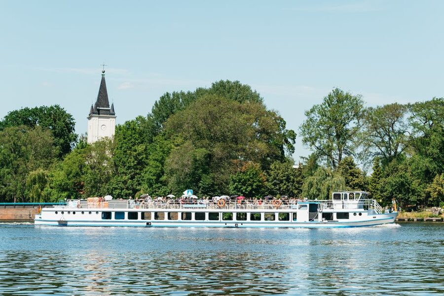 Berlin: Spree Boat Tour to Müggelsee - Who should book this boat trip?