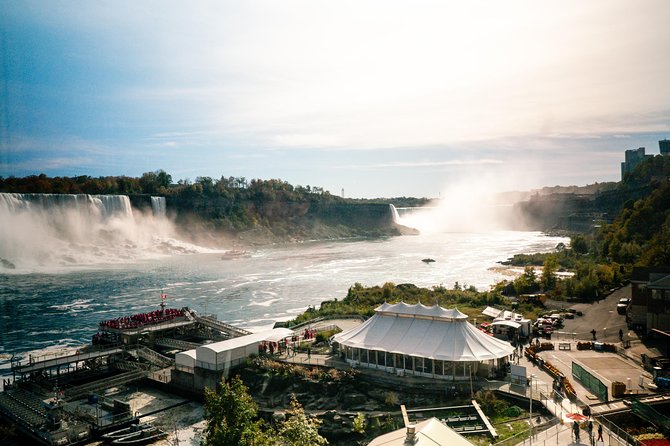 Best of Niagara Falls Canada Premium Tour: Behind Falls and Boat - Why this half-day tour works well