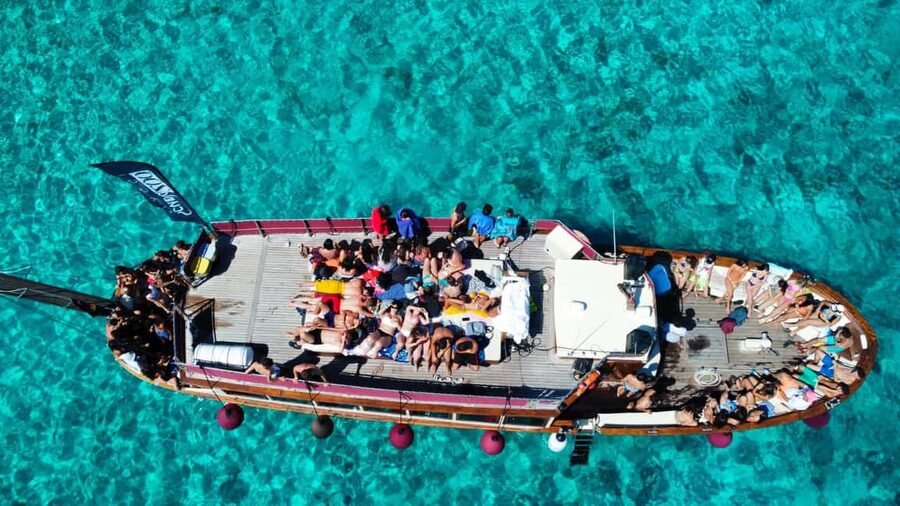 Boat Tour to Caprera and La Maddalena Archipelago - Cala Serena: a first 30-minute swim