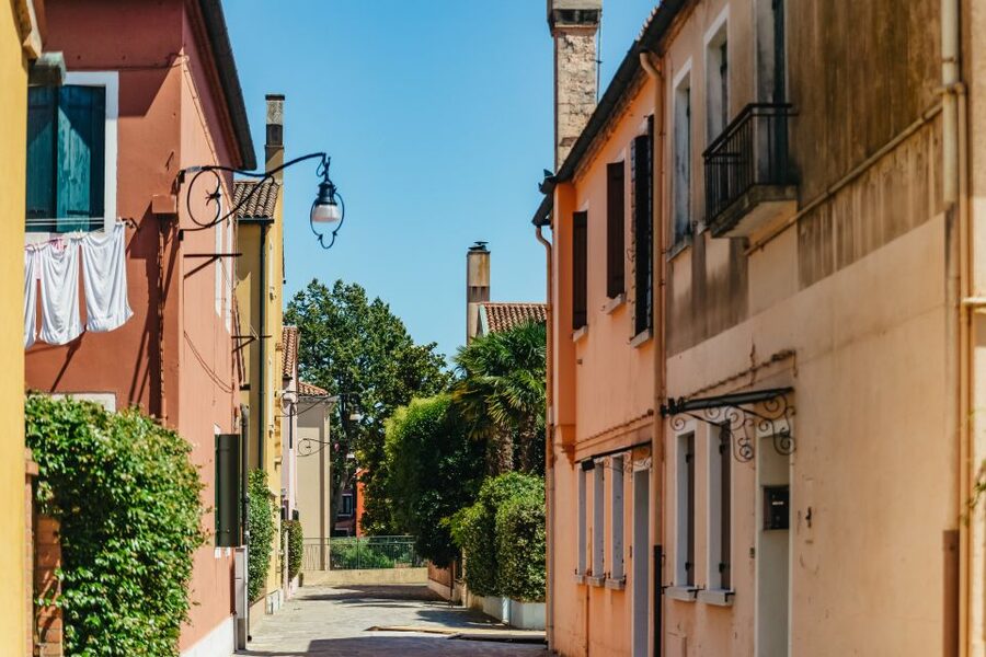 Boat Trip: Glimpse of Murano, Torcello & Burano Islands - Who should book this island trip?