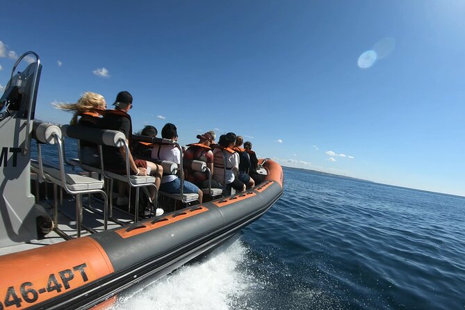 Boat trip to the caves of Benagil - Entering the Algar de Benagil