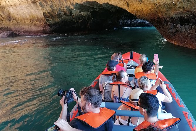 Boat trip to the caves of Benagil - What the guides add to the ride
