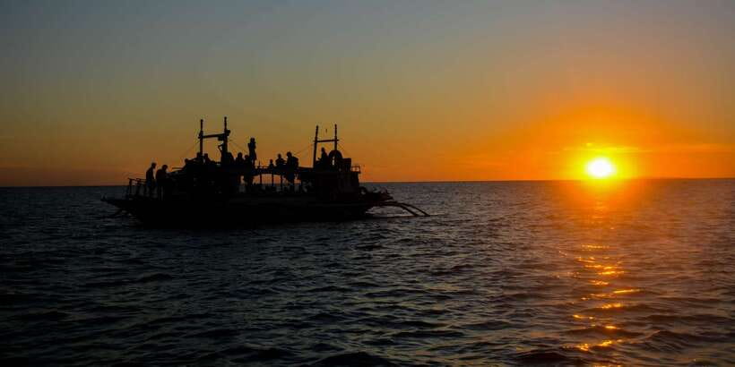 Boracay: Sunset Cruise with Water Activities - Kayaks, paddle boards, and floating toys