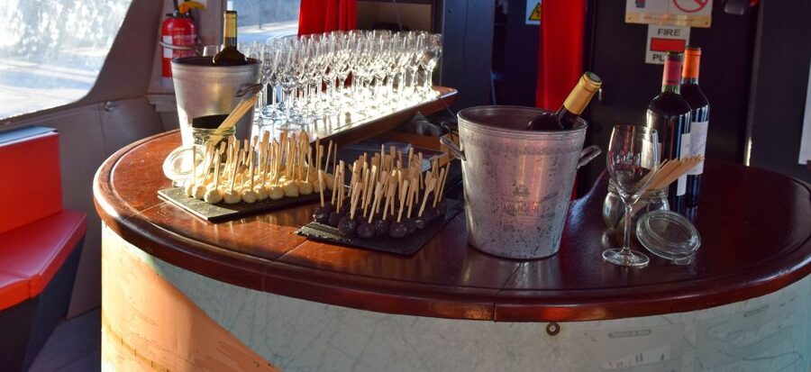 Bordeaux: Evening Apéritif Cruise on the River Garonne - Wine with a Local Producer