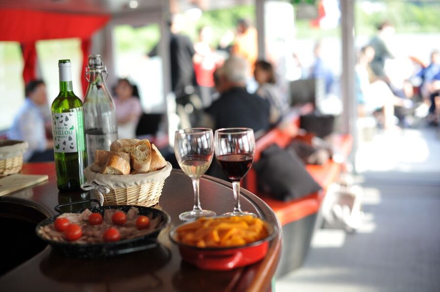 Bordeaux: Evening Apéritif Cruise on the River Garonne - Who Will Enjoy This Most
