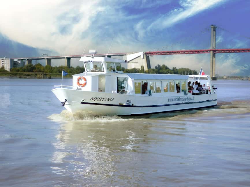 Bordeaux: Guided River Cruise - Cité du Vin and the wider river route