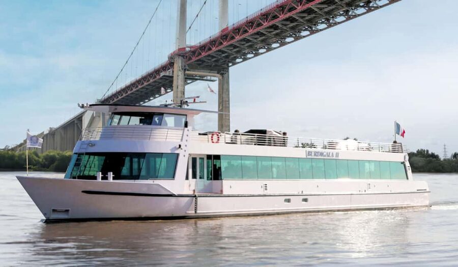 Bordeaux: Guided River Cruise - What the boat is like