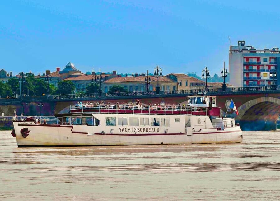 Bordeaux: River Garonne Cruise with Glass of Wine and Canelé - Boarding at Ponton d’Honneur