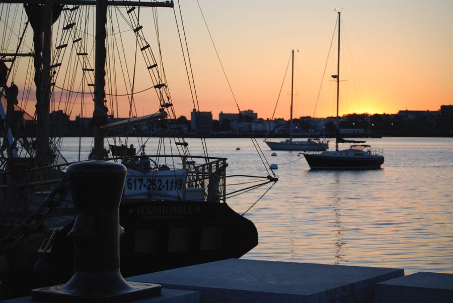 Boston: City Cruises Sunset Skyline Cruise with Commentary - What the live narration adds