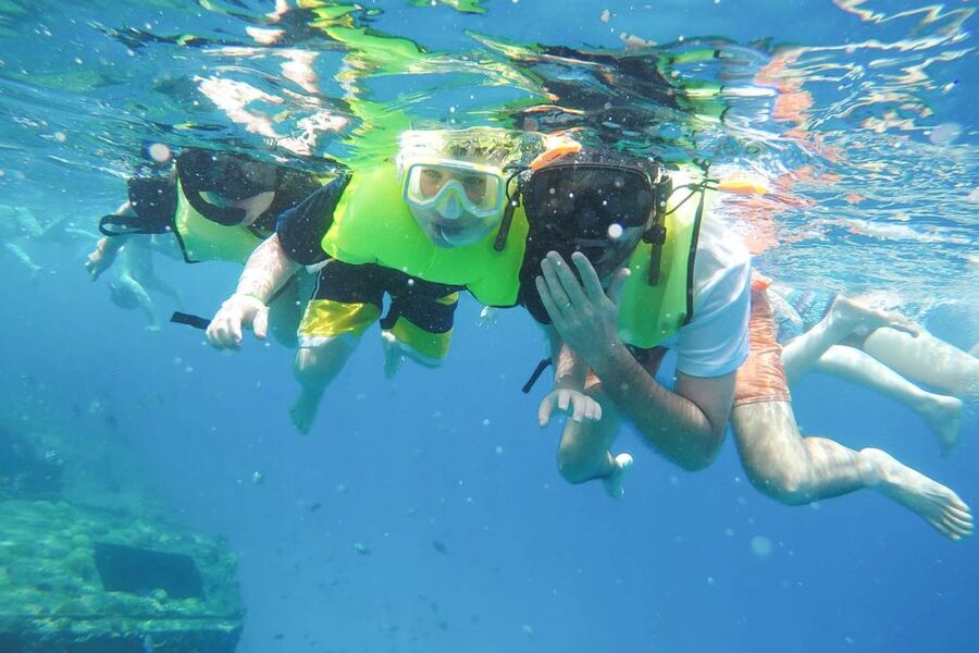 Bridgetown: Carlisle Bay Turtle and Shipwreck Boat Cruise - Safety help is the biggest practical strength