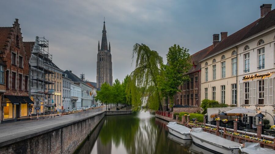Bruges: Guided Tour & Boat Ride with Optional Beer Tasting - Key points at a glance