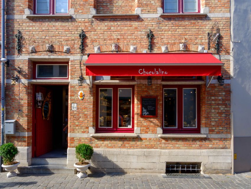 Bruges: Guided Tour & Boat Ride with Optional Beer Tasting - Meeting the guide near Bruges Station