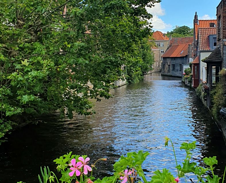 Bruges: Small Group Boat Cruise and Guided Walking Tour - The Beguinage and the final walk