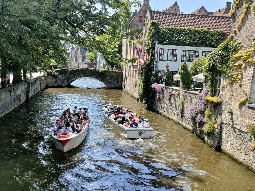 Bruges: Small Group Boat Cruise and Guided Walking Tour - The 40-minute canal cruise