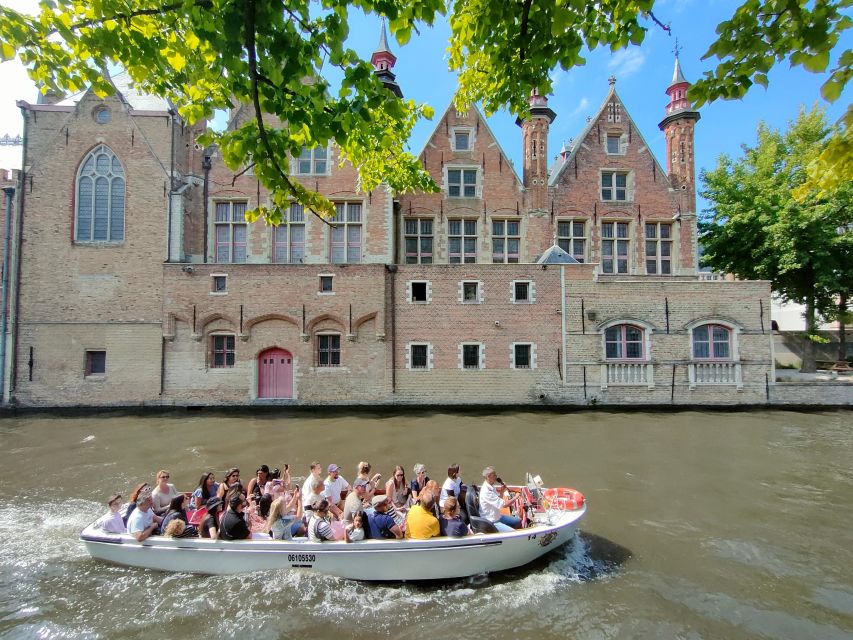 Bruges: Small Group Boat Cruise and Guided Walking Tour - Rosary Quay, chocolate, and a short sweet stop