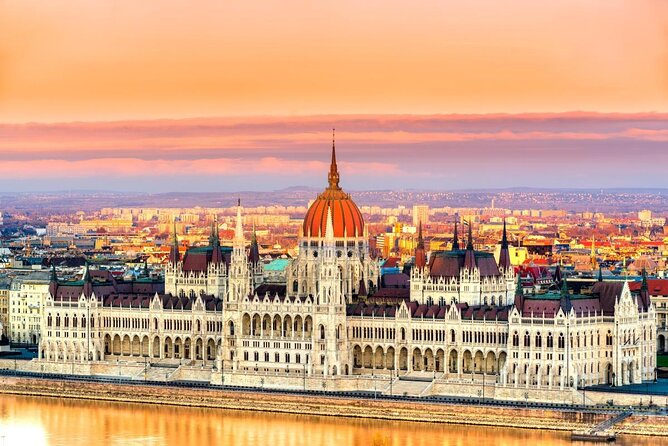 Budapest: 1-Hour Highlights Cruise with Welcome Drink - Key points to know before you book