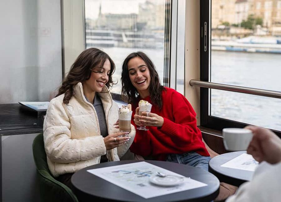 Budapest: 60-Minute Panoramic Cruise with Drink included - What this Budapest river cruise is really like